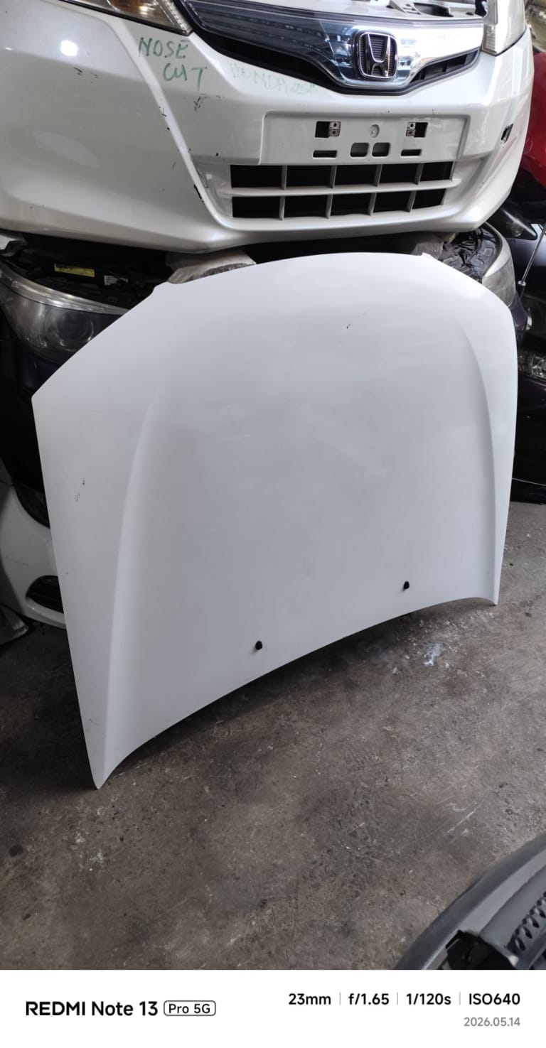 Hood Nissan Sunny