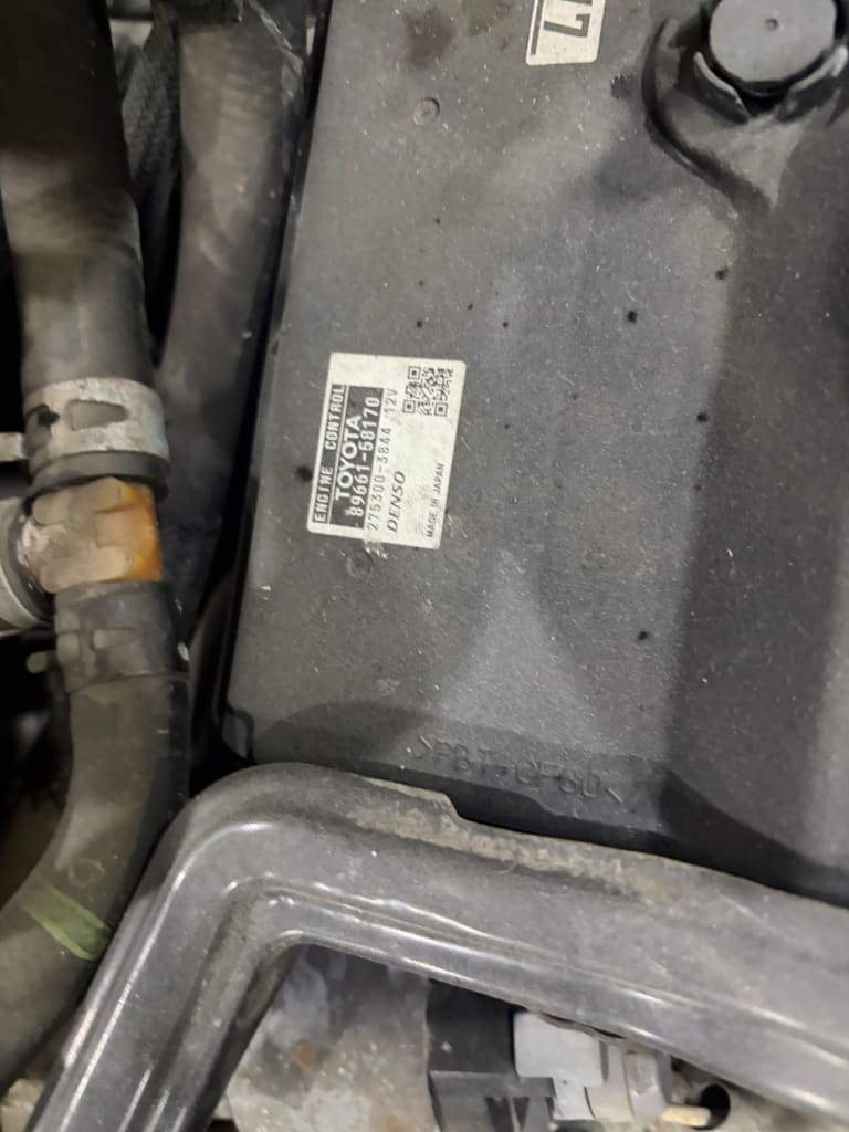 Engine Toyota 2AZ used in Sharjah — photo 4