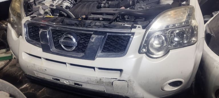 Nose cut Nissan X-Trail used in Sharjah — photo 2