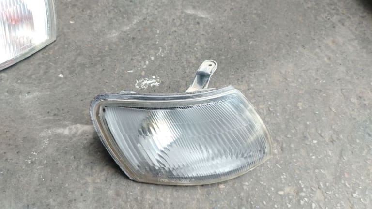 Toyota Caldina Turn Signal Lights (x2) used in Sharjah — photo 6