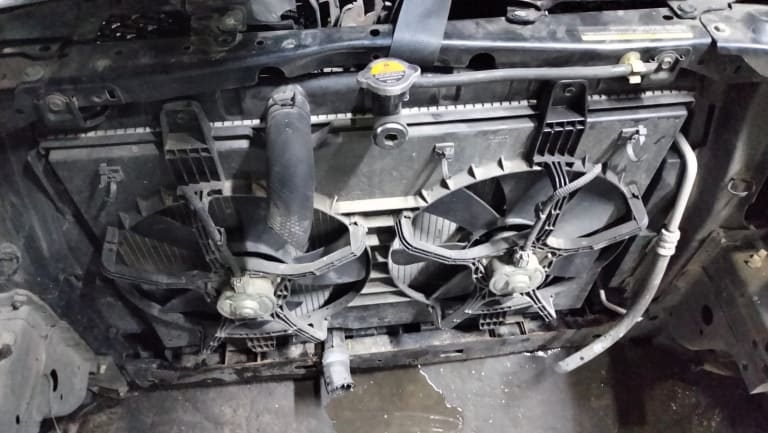 Nose cut Nissan X-Trail used in Sharjah — photo 6