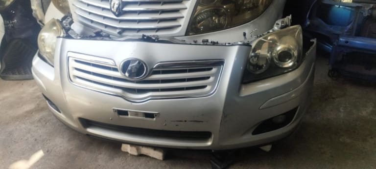 Nose cut Toyota Avensis