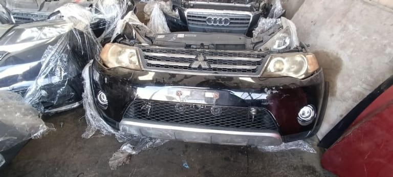 Nose cut Mitsubishi Outlander
