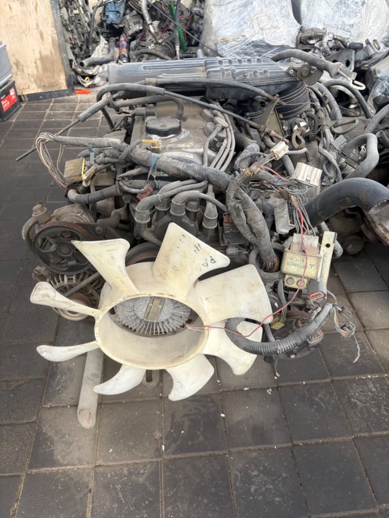 Engine Mitsubishi 4G64 used in Sharjah — photo 2