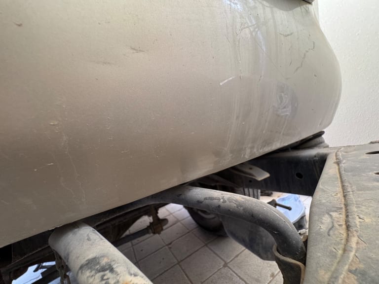 Trunk lid Lexus GX460 used in Sharjah — photo 9