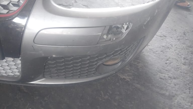 Bumper Volkswagen Golf used in Sharjah — photo 4