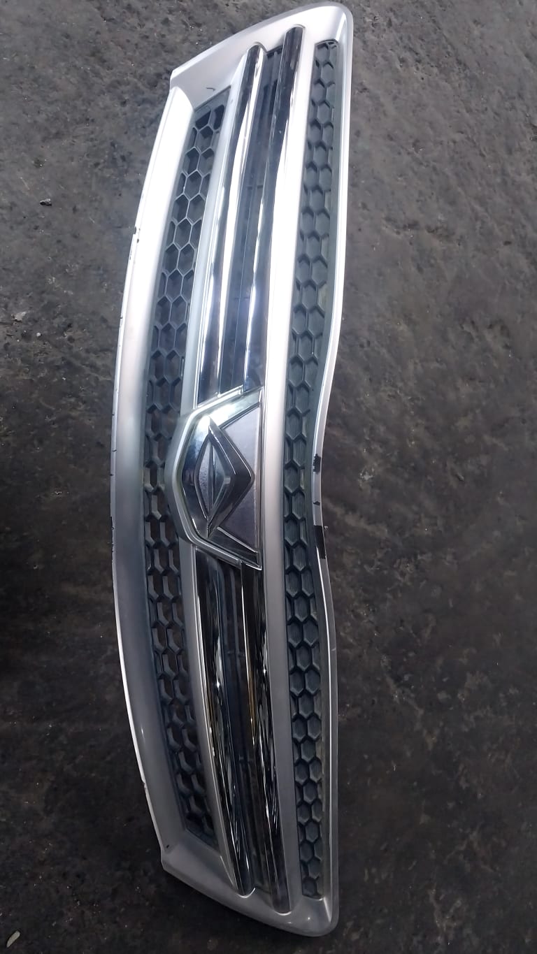 Grille Toyota Allion used in Sharjah — photo 5