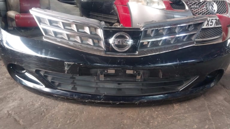 Bumper Nissan Tiida