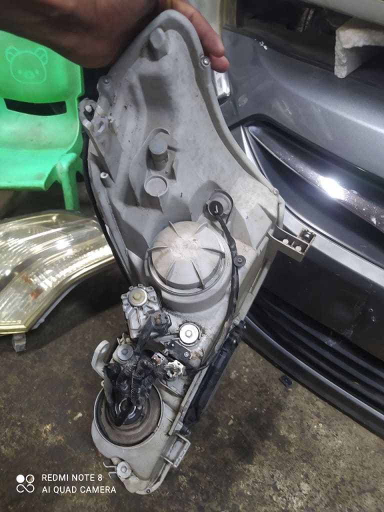Headlights Toyota Mark used in Sharjah — photo 2