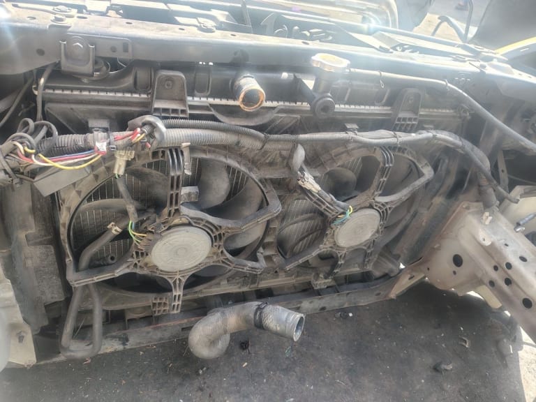 Nose cut Nissan X-Trail used in Sharjah — photo 8