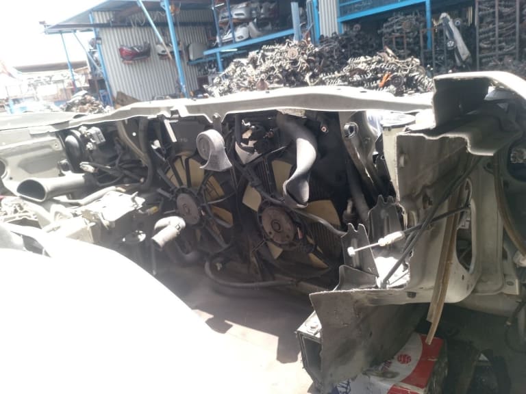 Nose cut Toyota Harrier used in Sharjah — photo 8