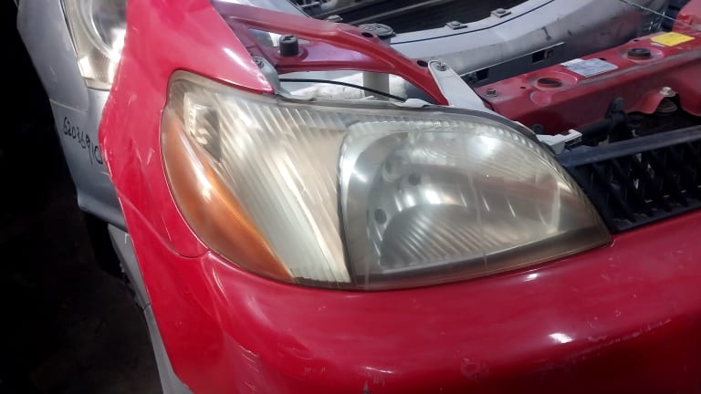 Nose cut Toyota Echo used in Sharjah — photo 2