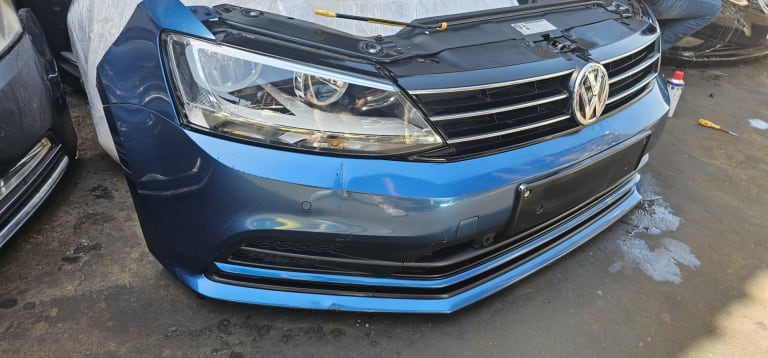 Nose cut Volkswagen Jetta used in Sharjah — photo 2