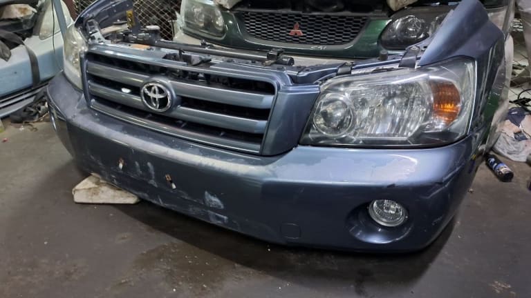 Nose cut Toyota Highlander