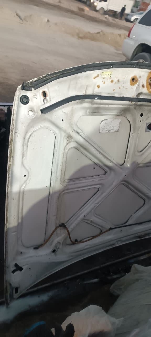 Hood + Fender Toyota Carina used in Sharjah — photo 2