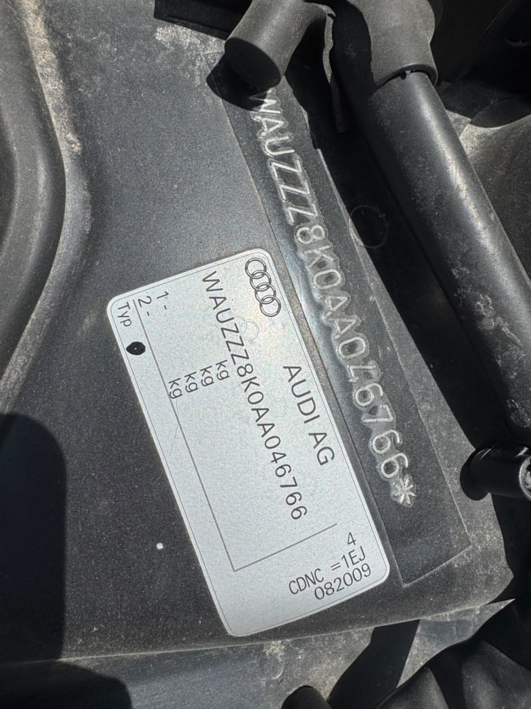 Half cut + Door + Suspension Audi RS4 used in Sharjah — photo 6