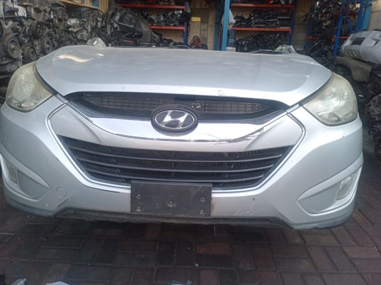 Hyundai Tucson Nose Cut