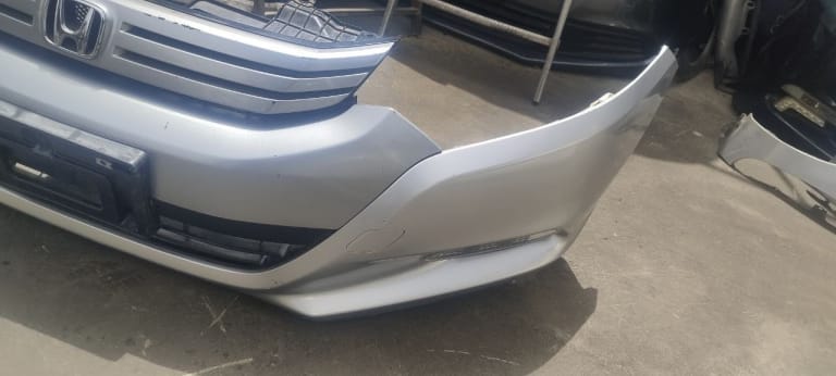 Bumper Honda Insight used in Sharjah — photo 2