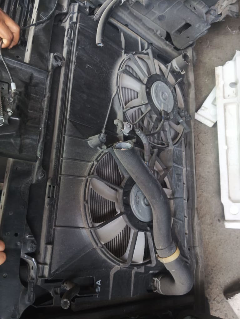 Nose cut Toyota Vellfire used in Sharjah — photo 5