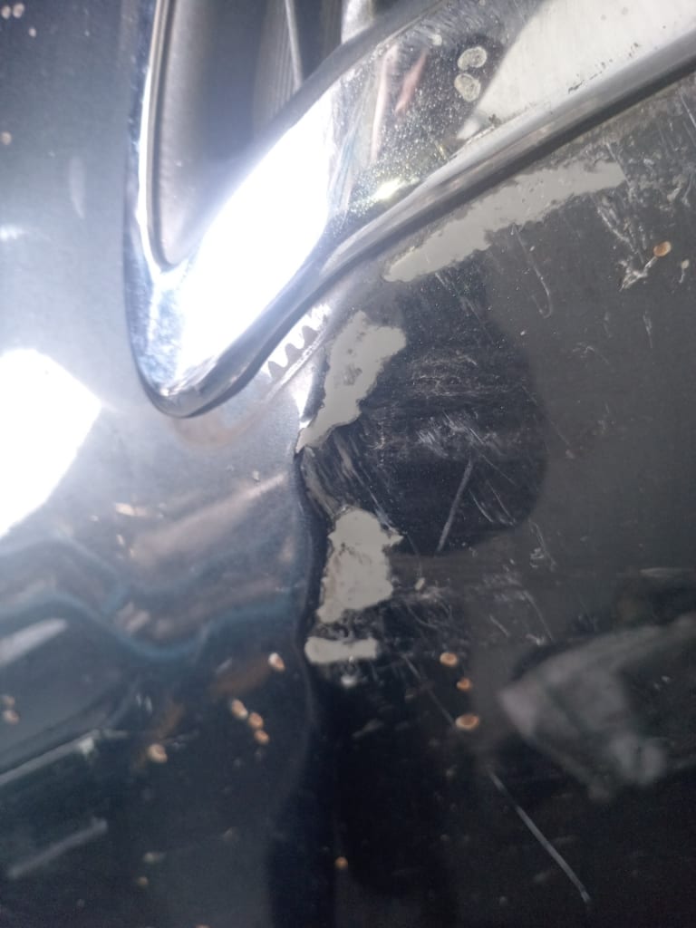 Hood Lexus RX330 used in Sharjah — photo 7