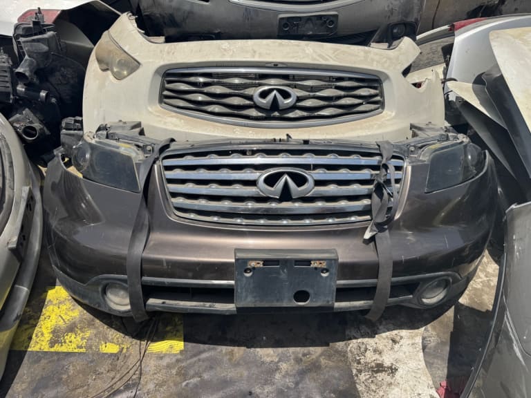 Nose cut Infiniti FX35 used in Sharjah