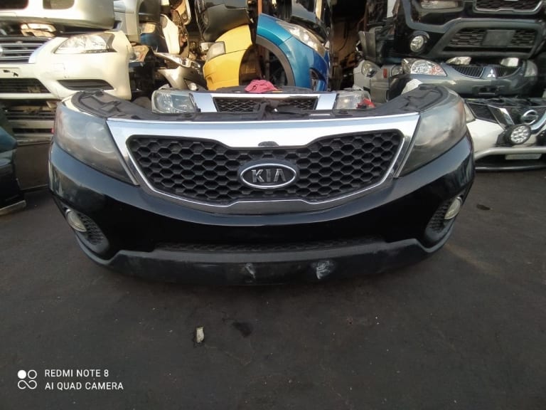 Nose cut + Hood Kia Sorento