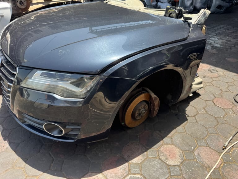 Nose cut + Hood + Fender Audi A7 used in Sharjah — photo 8