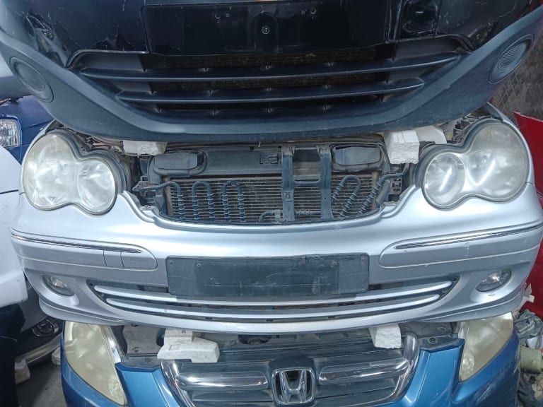 Mercedes-Benz C-Class Nose Cut