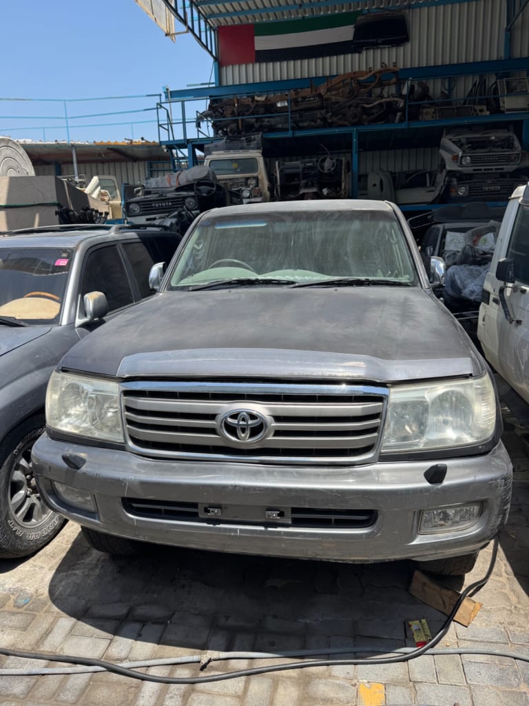 Toyota Land Cruiser 100 – Car for Parts / Dismantling used in Sharjah — photo 2