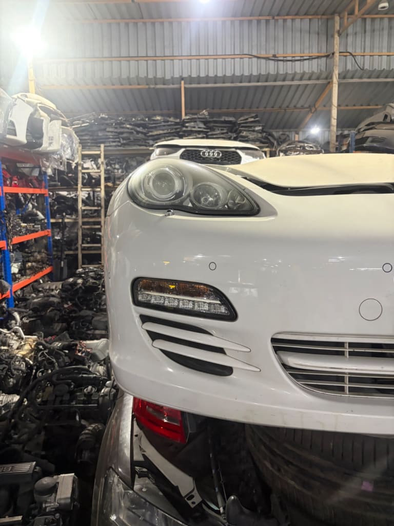 Nose cut Porsche Panamera used in Sharjah — photo 2