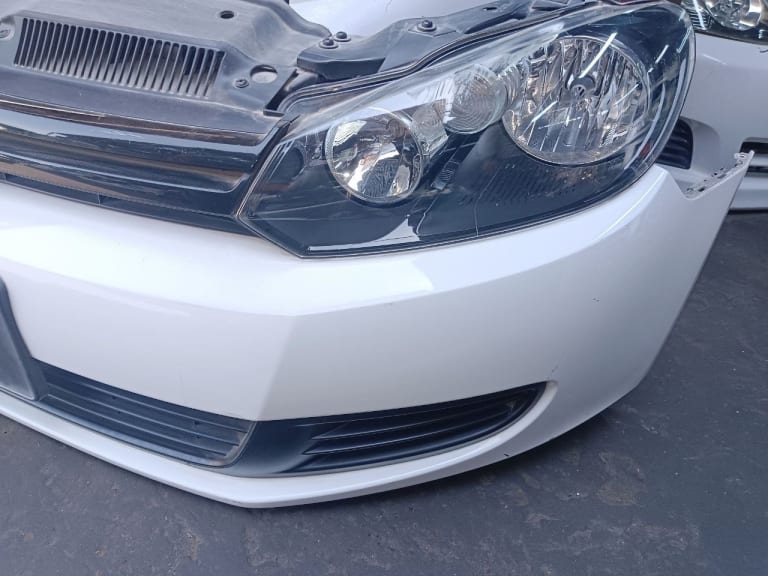 Nose cut Volkswagen Golf Mk6 used in Sharjah — photo 2