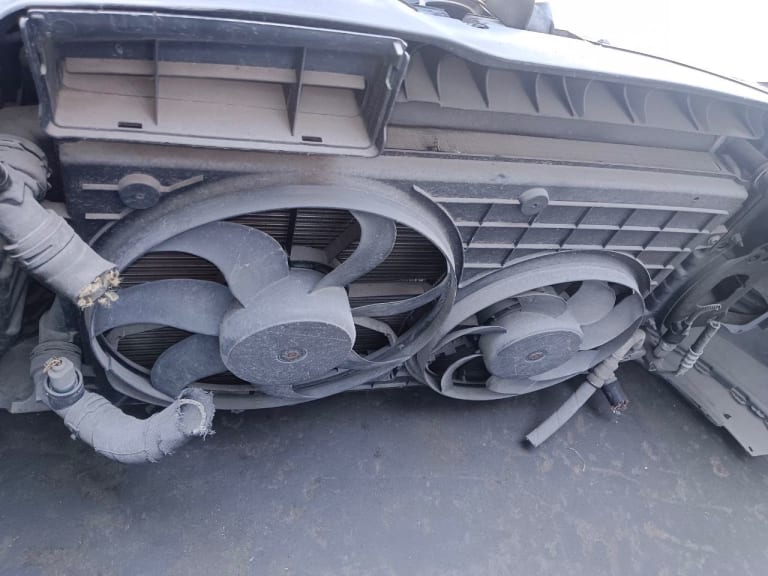 Nose cut Volkswagen Golf Mk6 used in Sharjah — photo 9