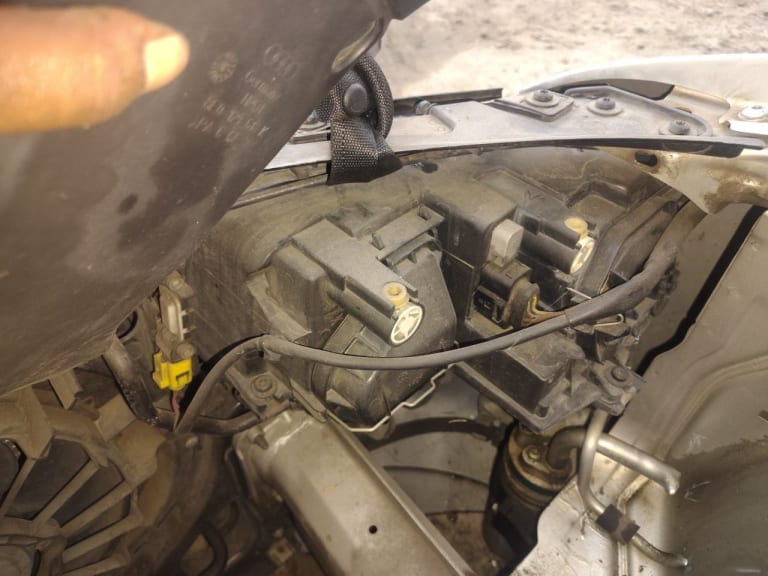 Nose cut Audi A4 used in Sharjah — photo 8