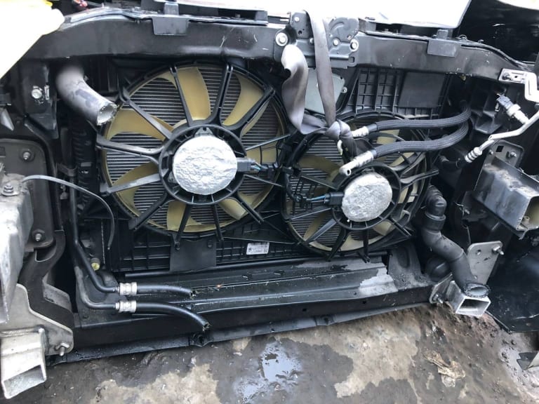 Nose cut Jeep Cherokee used in Sharjah — photo 4