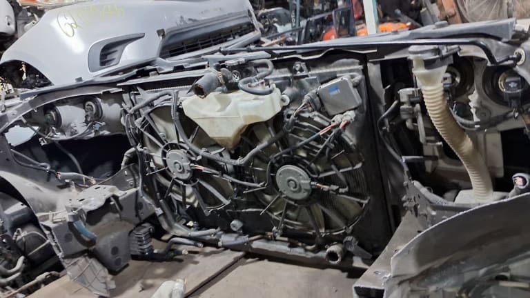 Nose cut Toyota Highlander used in Sharjah — photo 12