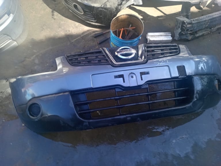 Bumper + Grille + Headlights Nissan Qashqai used in Sharjah — photo 2