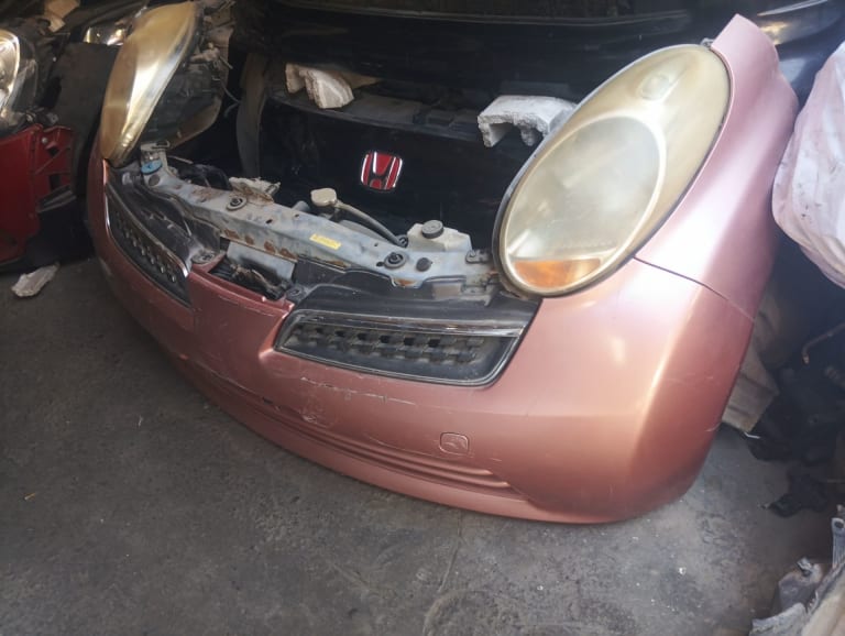 Nissan March Ноускат 