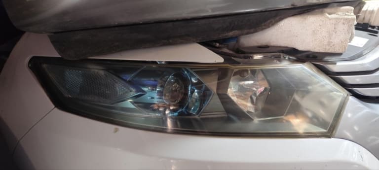 Bumper + Grille + Headlights Honda Insight used in Sharjah — photo 2