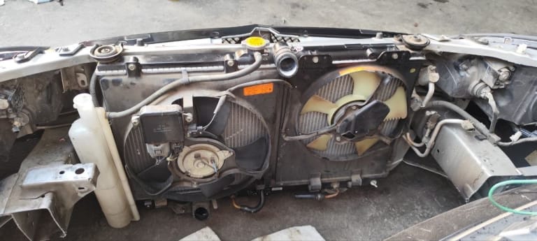 Nose cut Mitsubishi Lancer used in Sharjah — photo 12