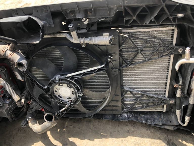Nose cut Volkswagen Polo used in Sharjah — photo 4