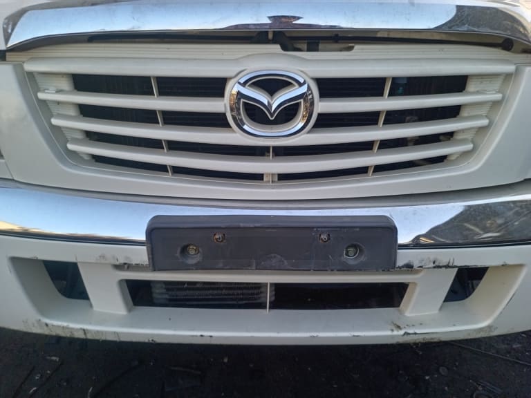 Nose cut + Hood + Fender Mazda used in Sharjah — photo 2