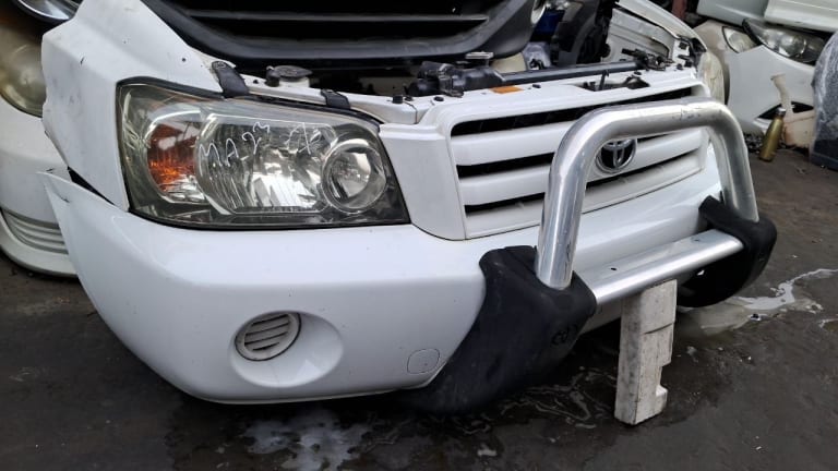 Nose cut Toyota Highlander used in Sharjah — photo 2