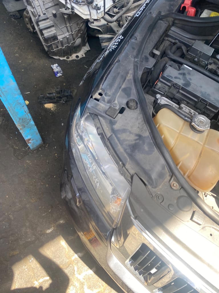 Nose cut Jeep Grand Cherokee used in Sharjah — photo 4
