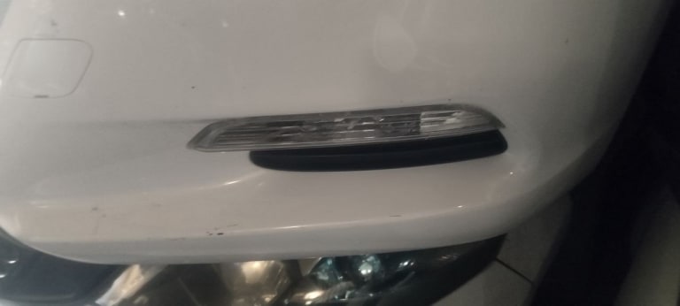 Bumper Honda Insight used in Sharjah — photo 6