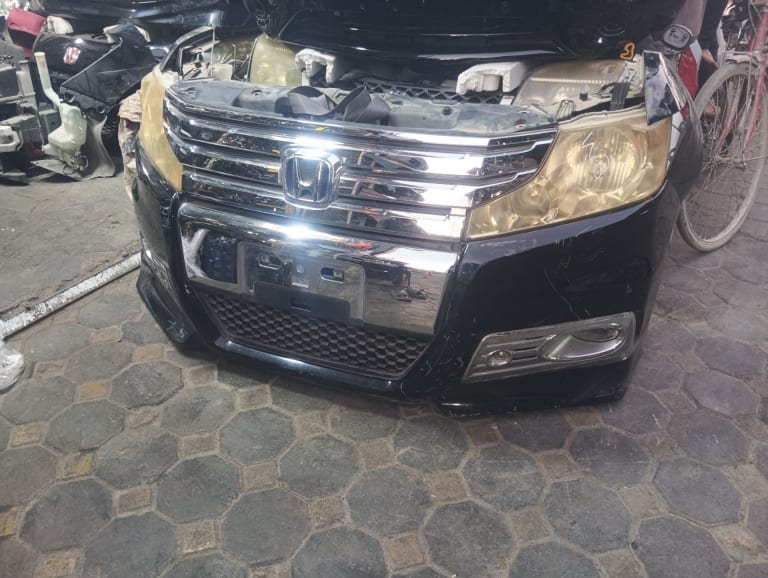 Nose cut Honda Stepwgn used in Sharjah — photo 2