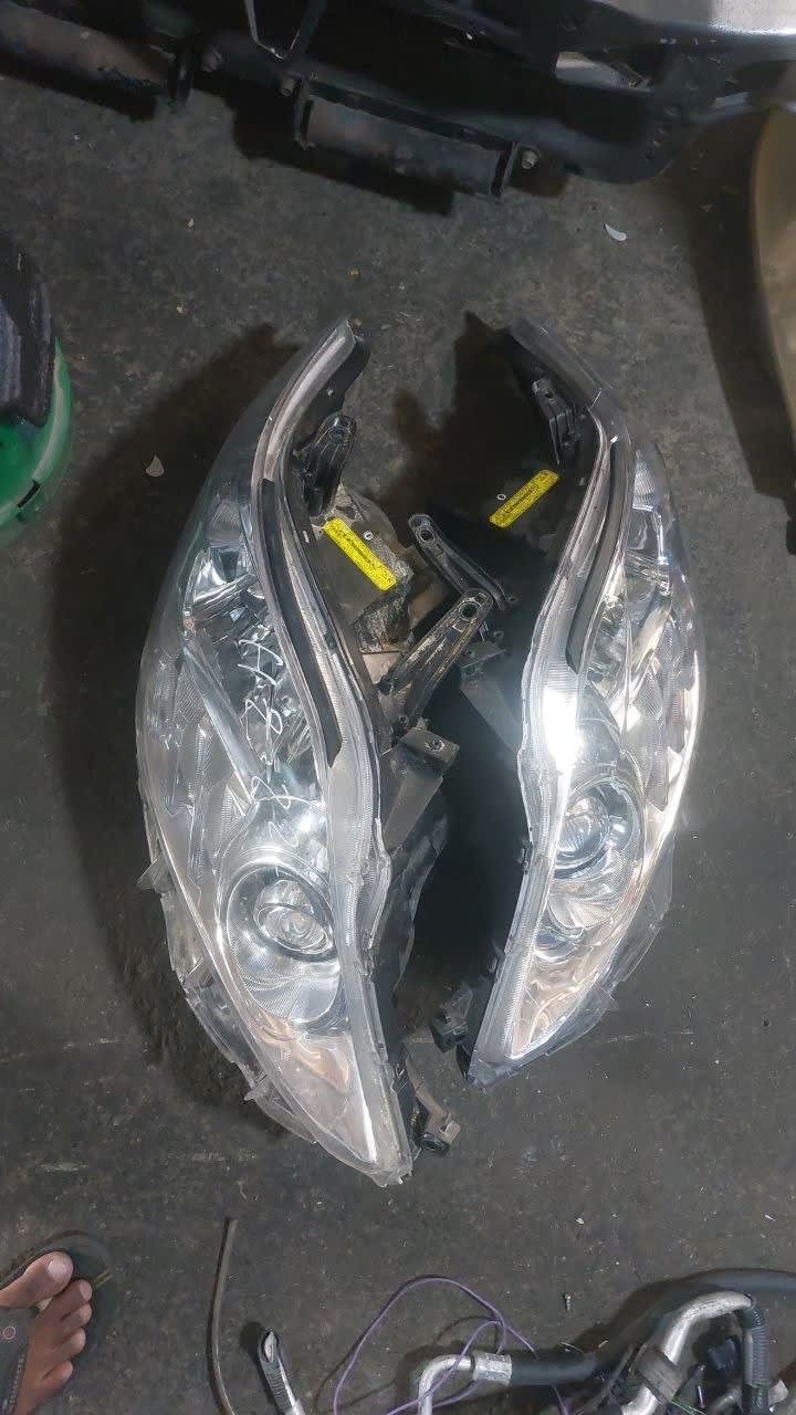 Headlights Toyota Alphard