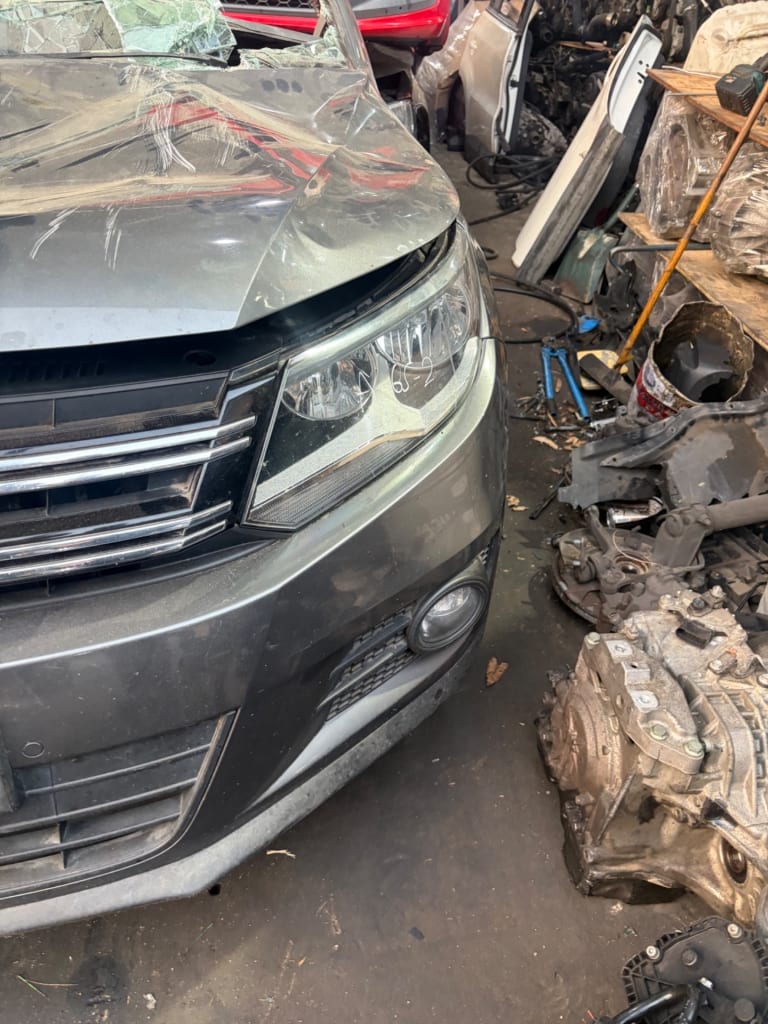 Nose cut Volkswagen Tiguan used in Sharjah — photo 2