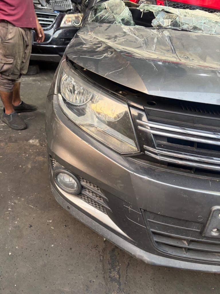 Nose cut Volkswagen Tiguan used in Sharjah — photo 3