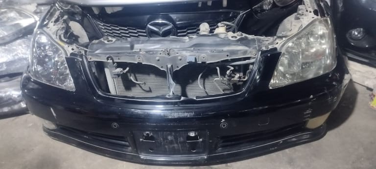 Toyota Crown Nose Cut