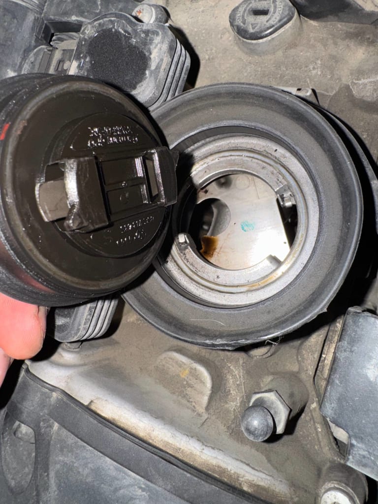 Half cut Audi A4 CDN used in Sharjah — photo 7